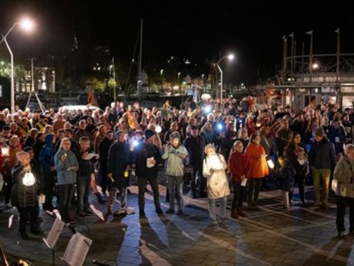 Reformationstag: „Die Brücke leuchtet und klingt – Zusammenhalt in Eckernförde und in der Gesellschaft“