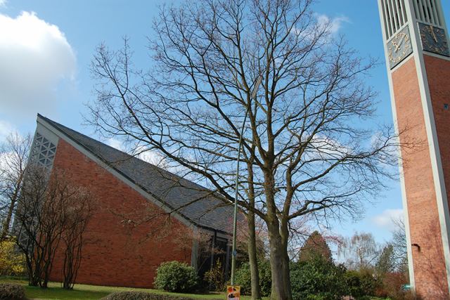 Foto der Kirche aus der Gemeinde Emmaus-Kirchengemeinde