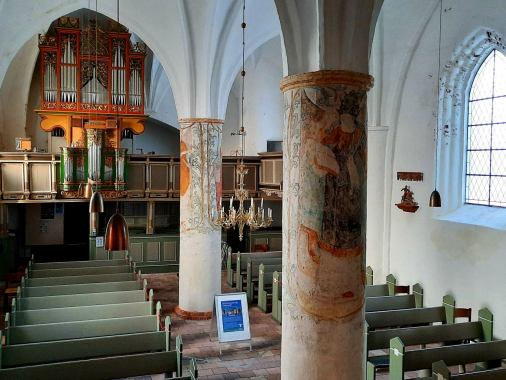 Orgelmusik und Kirchenführung in Garding, Pastor Ralf-Thomas Knippenberg und Kantorin Elisabeth Weisenberger