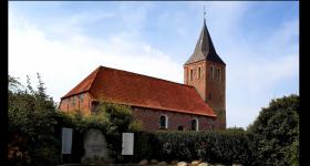 Orgelmusik und Kirchenführung in Westerhever, Pastor Ralf-Thomas Knippenberg und Kantorin Elisabeth Weisenberger