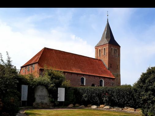 Orgelmusik und Kirchenführung in Westerhever, Pastor Ralf-Thomas Knippenberg und Kantorin Elisabeth Weisenberger