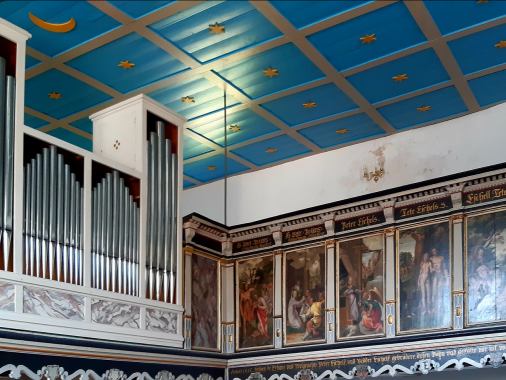 Orgelmusik und Kirchenführung in Vollerwiek, Pastor Jörg Reglinski und Kantorin Elisabeth Weisenberger