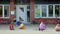 <a href="/institutionen/institution/ev-kita-doerpskinnergorn-in-boerm.html" target="_self">Ev. Kita &quot;Dörpskinnergorn&quot; Börm</a>