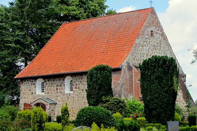 Foto der Kirche aus der Gemeinde Stellau