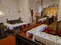 <a href="/veranstaltungen/detailansicht/event/feiern-am-gedeckten-tisch.html" target="_self">Feiern am gedeckten Tisch</a>