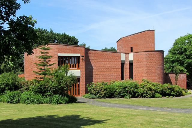 Foto der Kirche aus der Gemeinde Kiebitzreihe