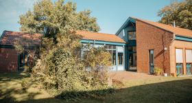 Sofa-Gottesdienst im Gemeindehaus