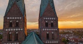 360° Lübeck - Turm- und Gewölbeführung in der Abendstimmung