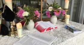 Freiluft-Gottesdienst auf der Wiese in Großsolt
