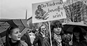 Öffentliche Führung durch die Ausstellung "Krieg, Frieden, Versöhnung? - weshalb wir uns erinnern müssen" - Fotografie von Harald Schmitt