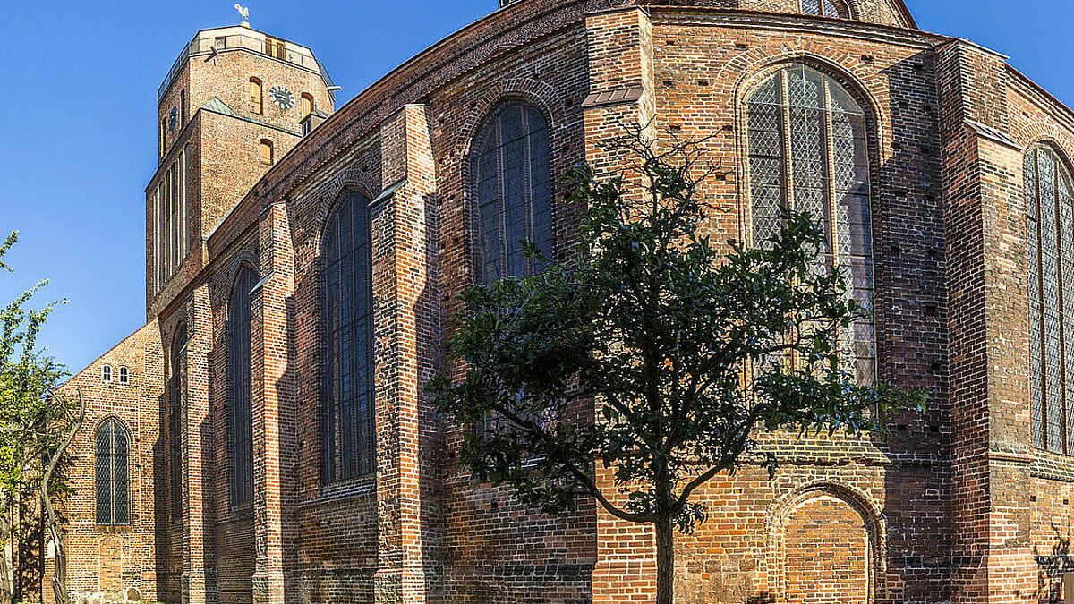 In der St. Petri Kirche Wolgast wird ab 3. Juli die Ausstellung "Totentanz und Lebensmut" zu sehen sein. 