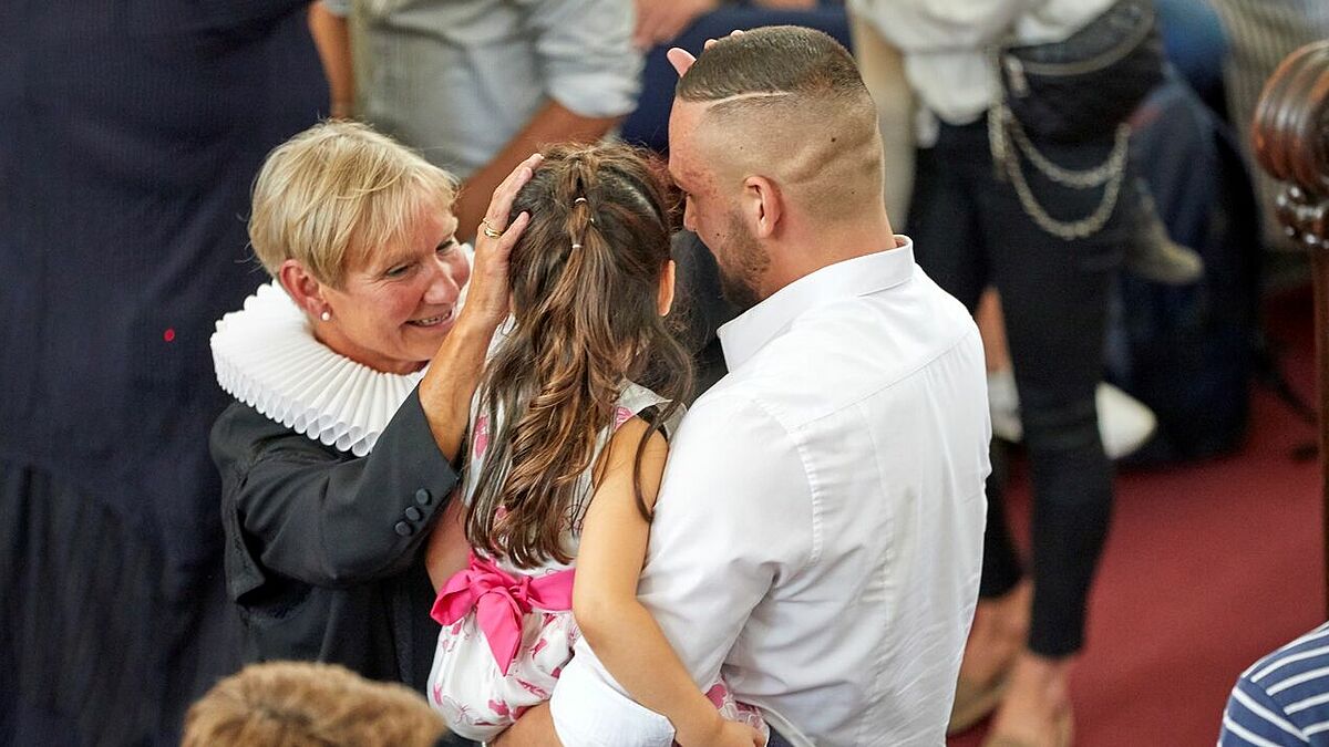 Bischöfin Fehrs beim Azubi-Gottesdienst 2019 im Michel. In diesem Jahr muss der Gottesdienst coronabedingt ausfallen.
