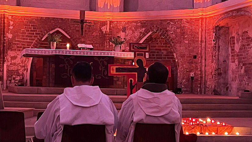 Taizé-Gottesdienst - Brüder im Gebet