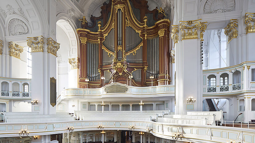 Die große Orgel in der Hauptkirche St. Michaelis, dem Michel, in Hamburg.