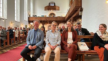 v.l. Bischof Tilman Jeremias, Pröpstin Britta Carstensen und Ministerin Bettina Martin in der Johanniterkirche zu Mirow.