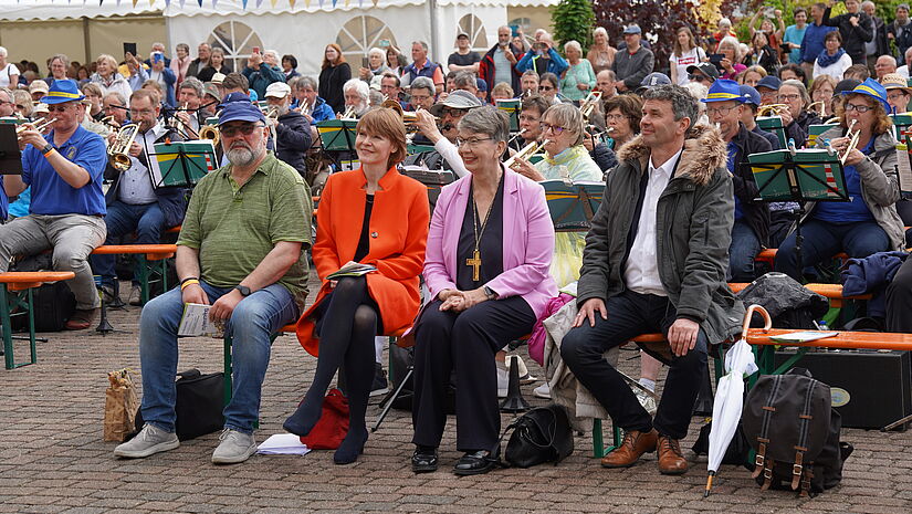 Landesbischöfin Kühnbaum-Schmidt beim Abschlusskonzert des Landesposaunenfestes in Demmin.