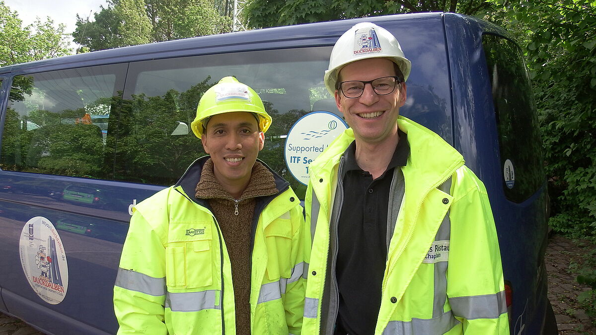 Die Pastoren June Mark Yanez (l.) und Matthias Ristau.