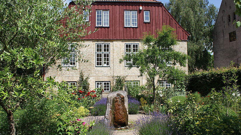 Bibelgarten Schleswig Der Bibelgarten in Schleswig gehört zu den bereits zertifizierten Kleinoden innerhalb der kirchlichen Garten- und Hofanlagen