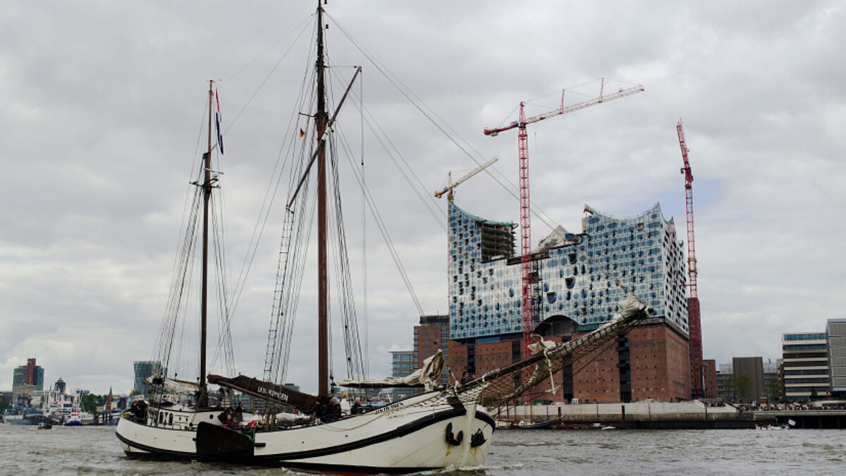 Hamburg feiert seinen 824. Hafengeburtstag.