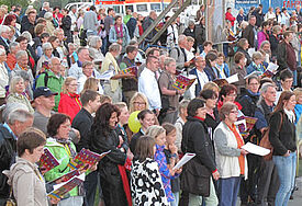 Mehr als 3000 Sängerinnen und Sänger erleben das erste gemeinsame Chorfest im Greifswalder Dom
