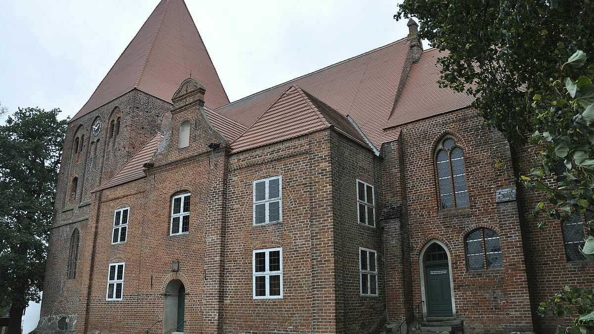 Die Dorfkirche St. Michael in Sagard auf Rügen