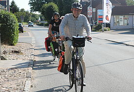 Bischof magaard ist auch in diesem Jahr an Christi Himmelfahrt mit dem Fahrrad bei deBischof Magaard ist auch in diesem Jahr an Christi Himmelfahrt mit dem Fahrrad bei der traditionellen Ausfahrt dabei, Foto: Nordkirche/Wendt traditionellen Ausfahrt dabei