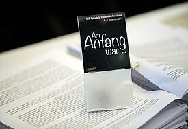 Am Sonntag, 4.11.2012, wurde im Ostseebad Timmendorfer Strand die Synode der Evangelischen Kirche in Deutschland (EKD) unter dem Motto "Am Anfang war das Wort ..." eröffnet.