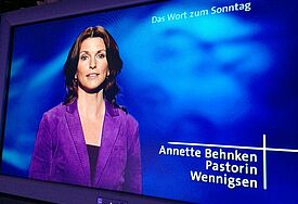 Die evangelische Pastorin Annette Behnken (44) aus Wennigsen bei Hannover spricht seit einem Jahr das "Wort zum Sonntag". (Archivfoto)