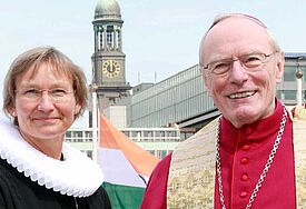 Bischöfin Kirsten Fehrs und Erzbischof Werner Thissen bei einem ökumenischen Gottesdienst zum Hamburger Hafengeburtstag (Mai 2012).