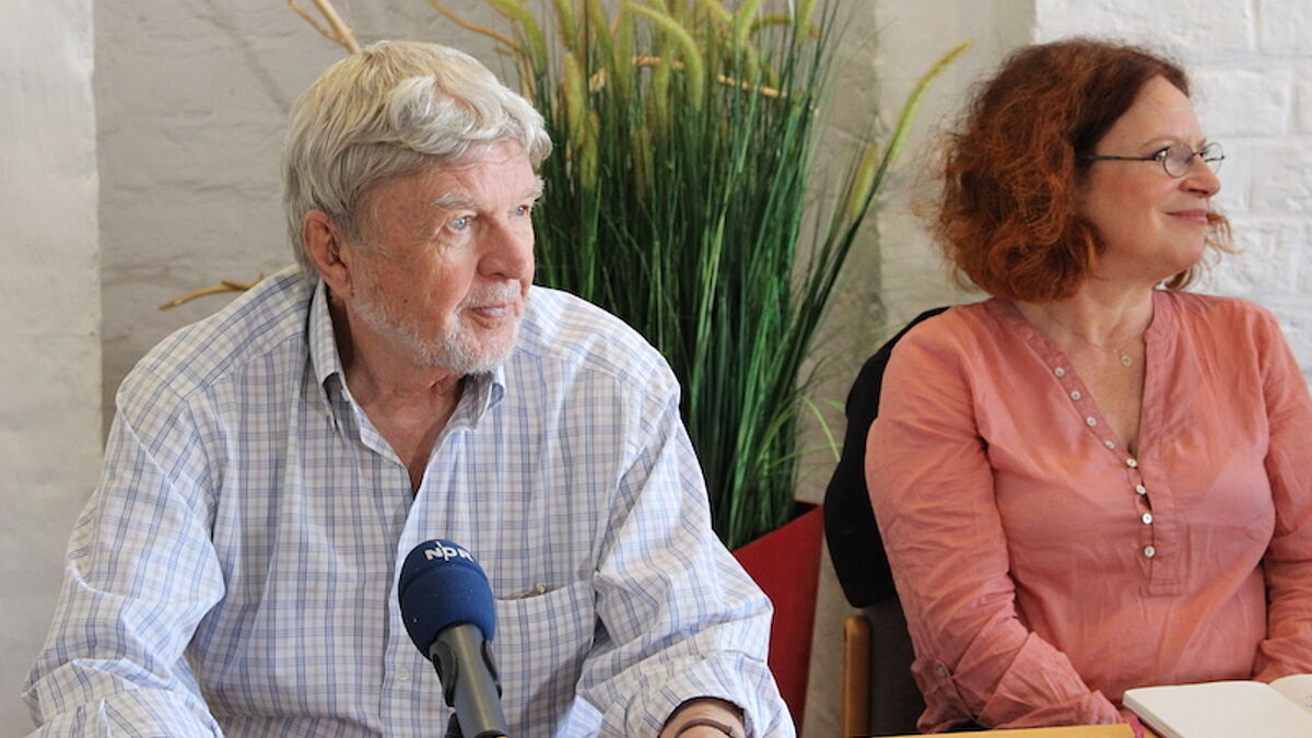 Engagiert gegen rechte Gewalt: der Schauspieler Hardy Krüger und Anetta Kahane von der Amadeu-Antonio-Stiftung