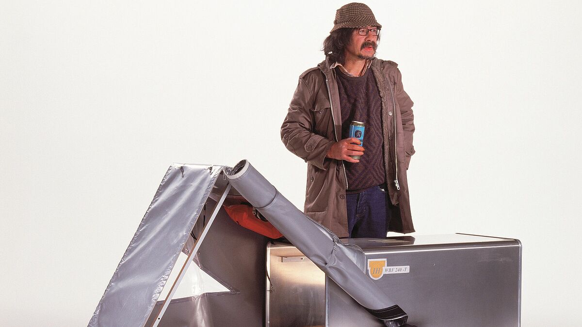 Unter anderem in der Ausstellung "Kunst trotz(t) Armut" zu sehen: "Instant housing" von Winfried Baumann.
