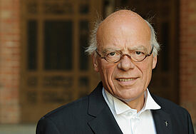 Landesbischof Gerhard Ulrich