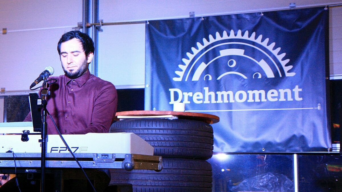 Gast des ersten „Drehmoments“ im April war der Songwriter und Sänger Artur Apinyan. 