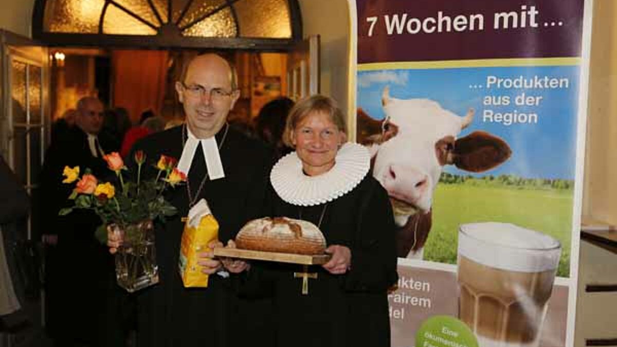 V.l.n.r. Bischofsbevollmächtigter Gothart Magaard im Sprengel Schleswig und Holstein, Bischöfin Kirsten Fehrs im Sprengel Hamburg und Lübeck