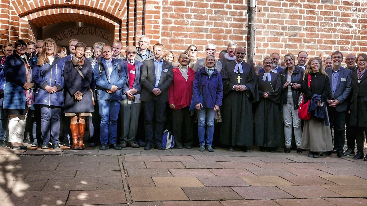 Die Teilnehmerinnen und Teilnehmer der Fachtagung "Rural Churches in Europe" in Breklum.