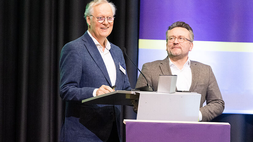 Karl-Heinrich Melzer und Andre Steinau stellen das Energiewerk Gemeindekraft vor Karl-Heinrich Melzer und Andre Steinau stellen das Energiewerk Gemeindekraft vor