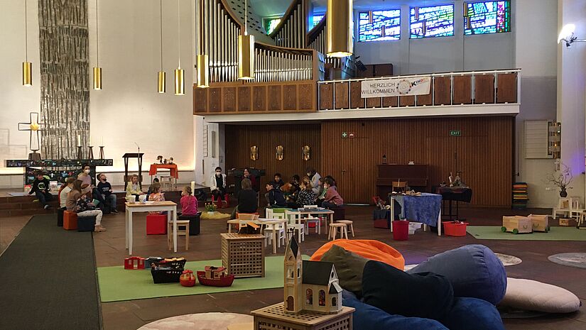 Raum für Kinder in der Kirche: In der Simeon-Kirchengemeinde in Bramfeld wird die erste Kinderkathedrale in Hamburg eröffnet. Raum für Kinder in der Kirche: In der Simeon-Kirchengemeinde in Bramfeld wird die erste Kinderkathedrale in Hamburg eröffnet.