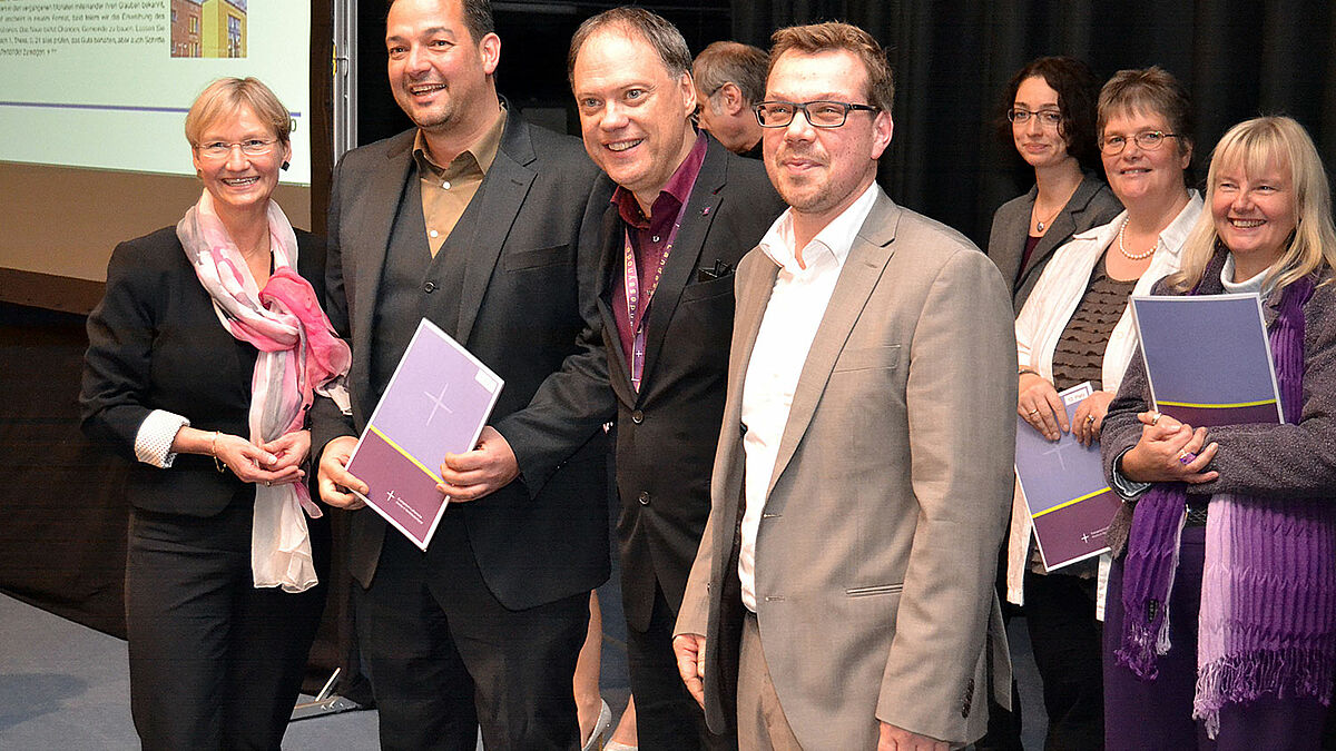 V.l.n.r. (vordere Reihe): Bischöfin Kirsten Fehrs (Sprengel Hamburg und Lübeck), Bernd K. Jacob (Kirchenkreis Lübeck-Lauenburg), Synoden-Präses Dr. Andreas Tietze und Pastor Till Karnstäd-Meißner (Kirchenkreis Lübeck-Lauenburg) 