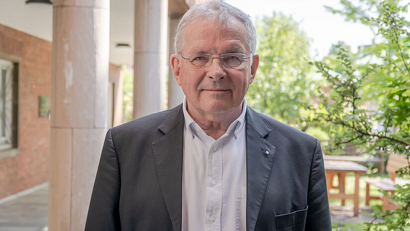 Henning von Wedel, Jurist und Mitglied der Kirchenleitung. Henning von Wedel, Jurist und Mitglied der Kirchenleitung.