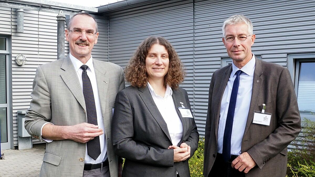 Propst Matthias Krüger, Synodenpräses Dr. Maike Tesch, Propst Sönke Funck (von links)