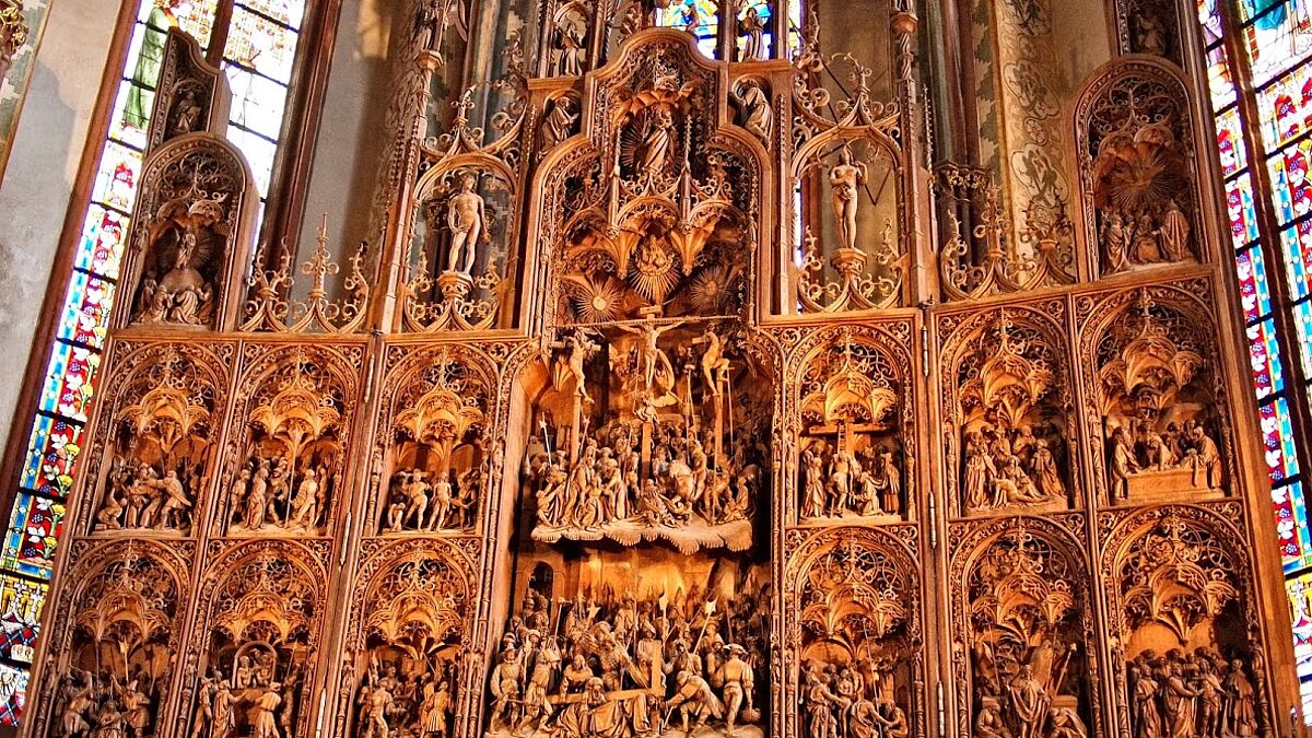 Blick auf den Brüggemann-Altar aus den Jahren 1517 bis 1521 mit seinen fast 400 geschnitzten Figuren aus Eichenholz