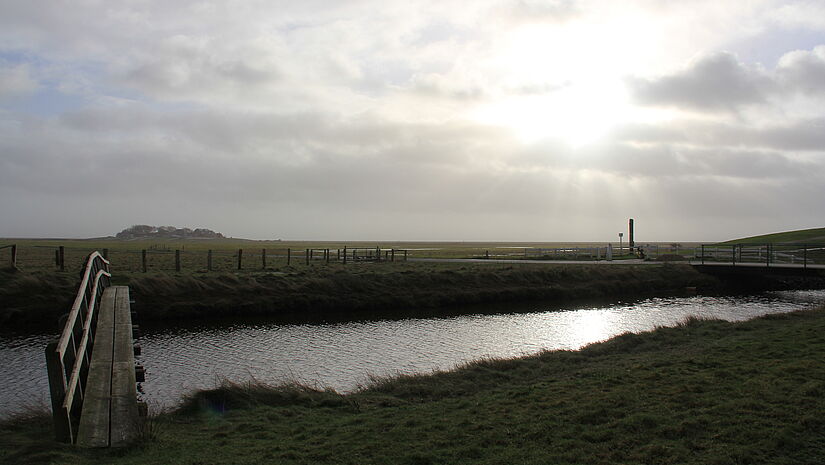Priele durchziehen die Hallig. Priele durchziehen die Hallig.