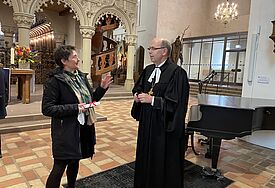 Ministerin Heinold Und Bischof Magaard im Schleswiger Dom