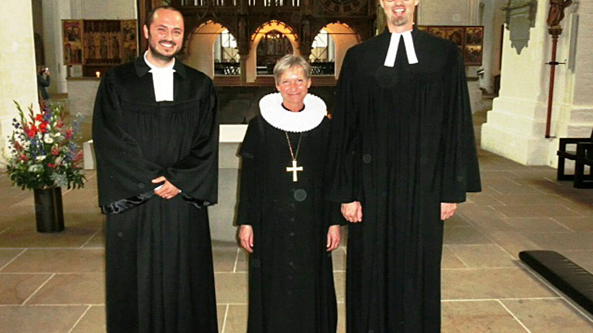 V.l.n.r.: Pastor Stephan Ritthaler, Bischöfin Kirsten Fehrs und Pastor Dr. Henrdik Höver