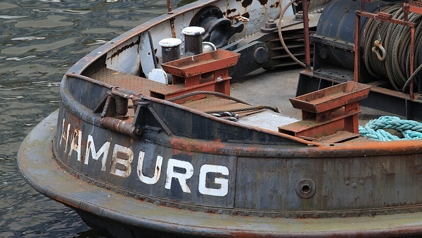 Arbeits- und Lebensbedingungen auf See sind häufig schlecht. Schiff im Hamburger Hafen.