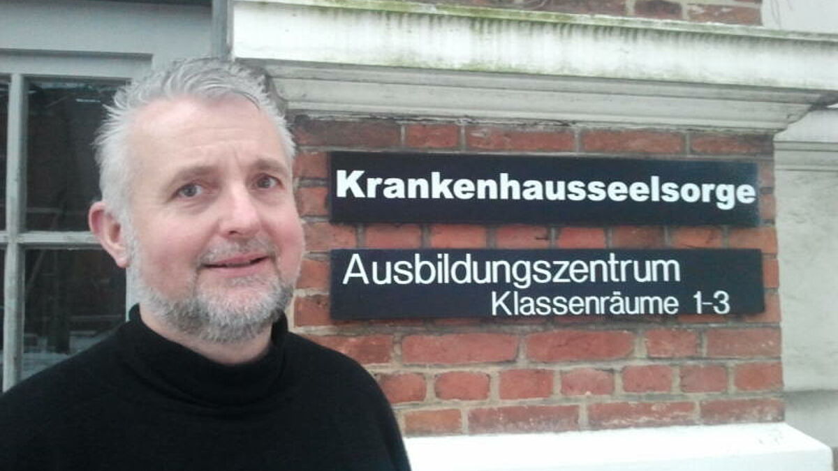 Elf Jahre lang war er Seelsorger für psychisch kranke Menschen. Zum Jahreswechsel verlässt Krankenhaus-Pastor Christian Schoberth (51) die psychiatrische Asklepios-Klinik Hamburg-Ochsenzoll.  