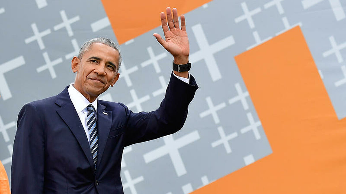 Bundeskanzlerin Angela Merkel (CDU) diskutierte am Donnerstagvormittag (25.05.2017) beim evangelischen Kirchentag in Berlin mit dem ehemaligen US-Praesident Barack Obama (Foto) unter dem Titel "Engagiert Demokratie gestalten" ueber christliches und ehrenamtliches Engagement in Politik und Gesellschaft. Der Obama-Auftritt hatte vereinzelt Kritik hervorgerufen. Der 36. Deutsche Evangelische Kirchentag unter der biblischen Losung "Du siehst mich" findet vom 24. bis 28. Mai in Berlin und Wittenberg statt und steht in diesem Jahr im Zeichen des 500. Reformationsjubilaeums. (Siehe epd-Bericht vom 25.05.2017)