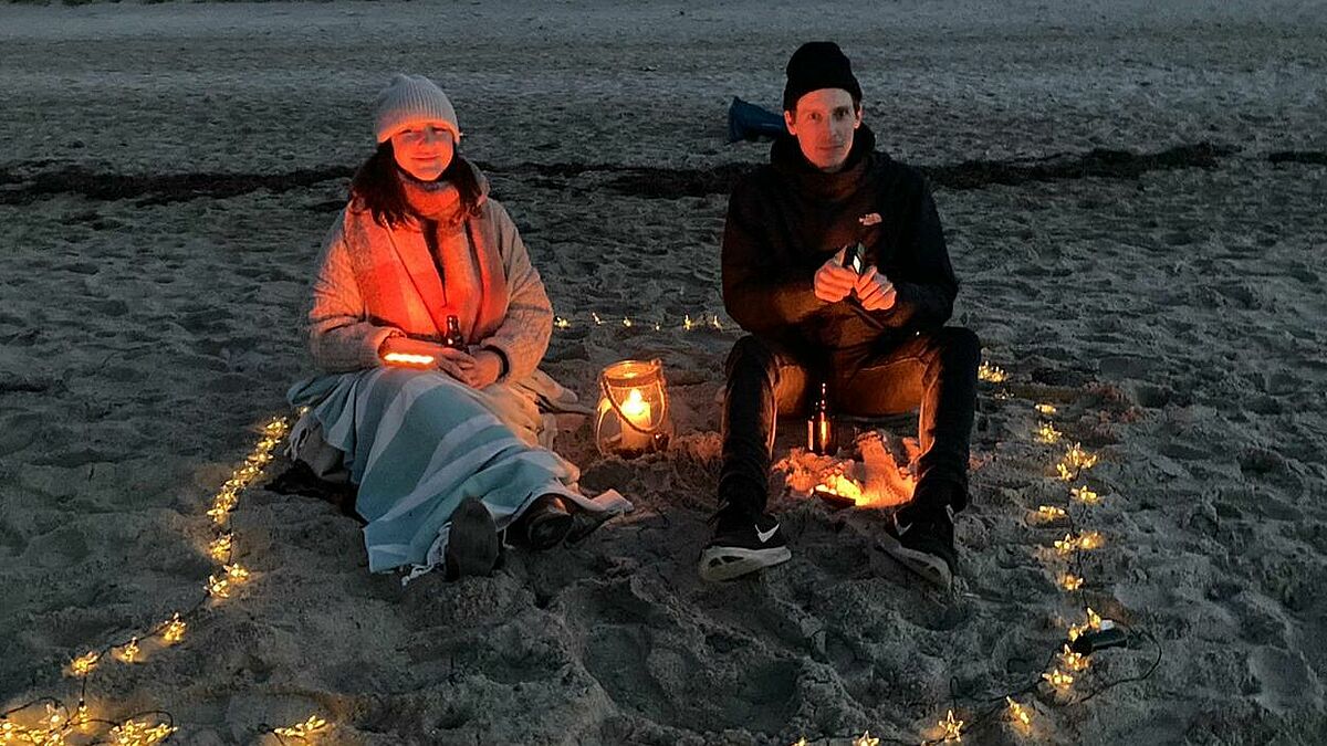 Strandszene aus dem Video "Zündkerzen"