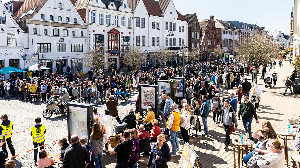 Er wurde lang ersehnt: 2020 und 2021 gab es keinen MOGO in Präsenz, zum diesjährigen Osterfest feierten die Menschen ein großes Wiedersehen in Husum.  