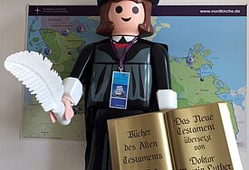 Das ist zwar noch kein Kunstprojekt - aber Martin Luther ist schon in der Nordkirche angekommen. Und ist gespannt auf die Kunst in der Kirche